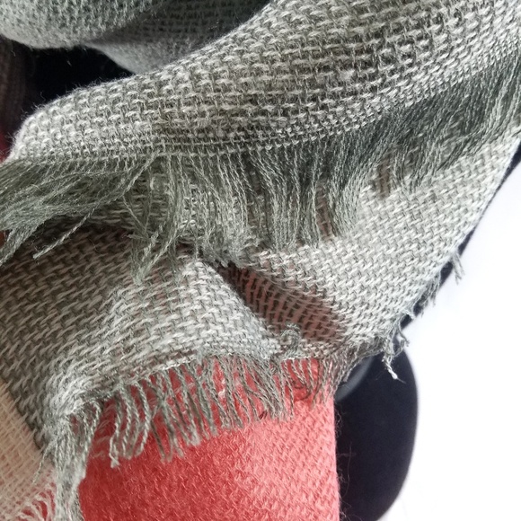 Pink Gray and Cream Soft Plaid Blanket Scarf - Picture 4 of 4